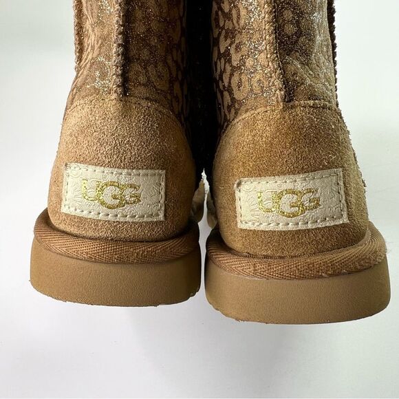 UGG Classic II Kids Glitter Leopard Boots Chestnut 13 - Picture 12 of 14